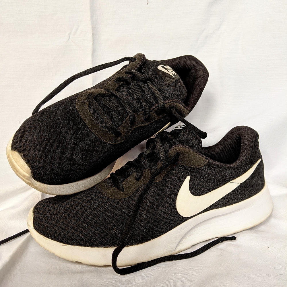Nike Tanjuns